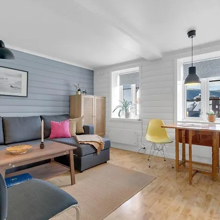 Daire Center I Polar Charm I Warm & Welcoming