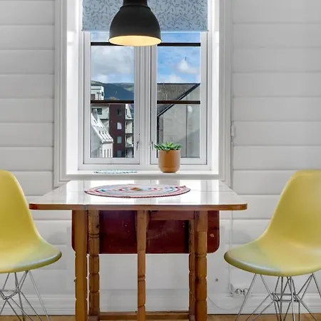 Center I Polar Charm I Warm & Welcoming