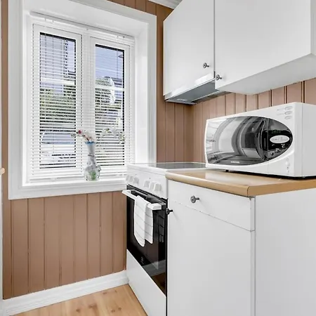 Center I Polar Charm I Warm & Welcoming *