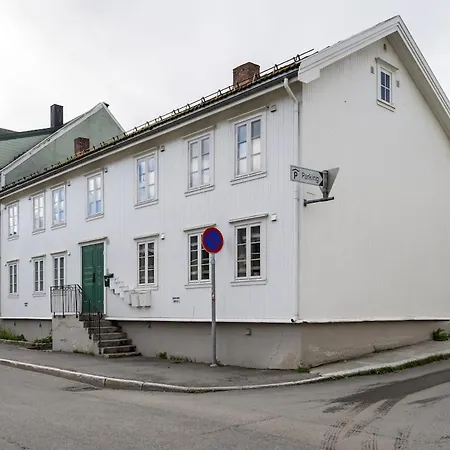 Center I Polar Charm I Warm & Welcoming Tromsø