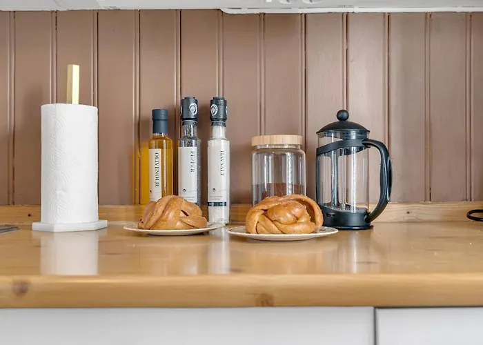 Center I Polar Charm I Warm & Welcoming