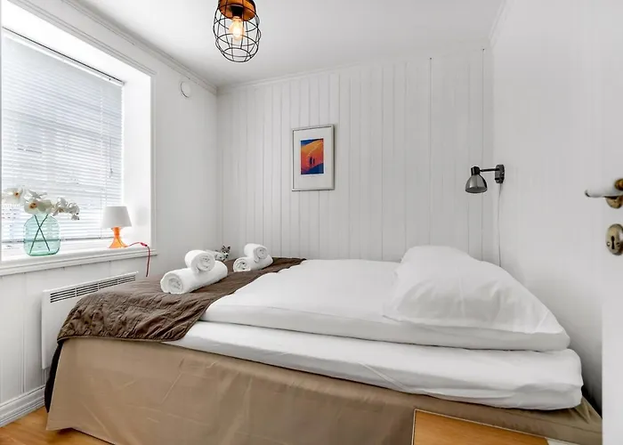 Center I Polar Charm I Warm & Welcoming